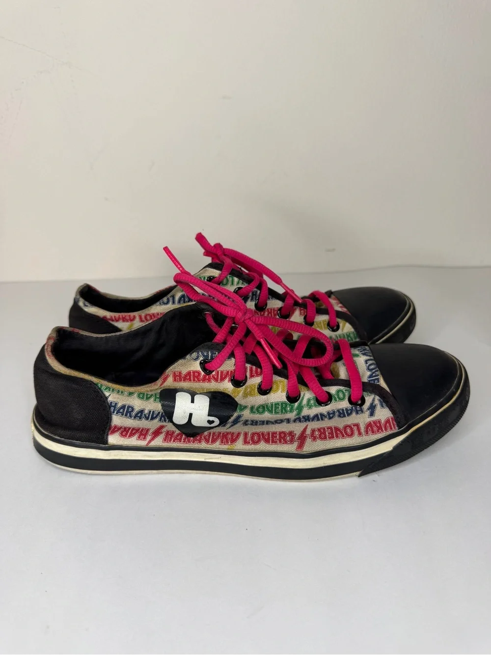 Harajuku Lovers Womens 9 Low Top Canvas Sneaker Tennis Shoe Anime Multicolor